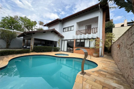Casa a Venda no Condomínio Vista Alegre - Sede em Vinhedo/SP
