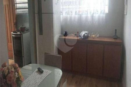 Sobrado à Venda com 150m², 3 Dormitórios, Suíte e Quintal