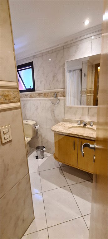 Apartamento para venda e locação de 130m² no Jardim Paulista com 2 suítes e 2 vagas.