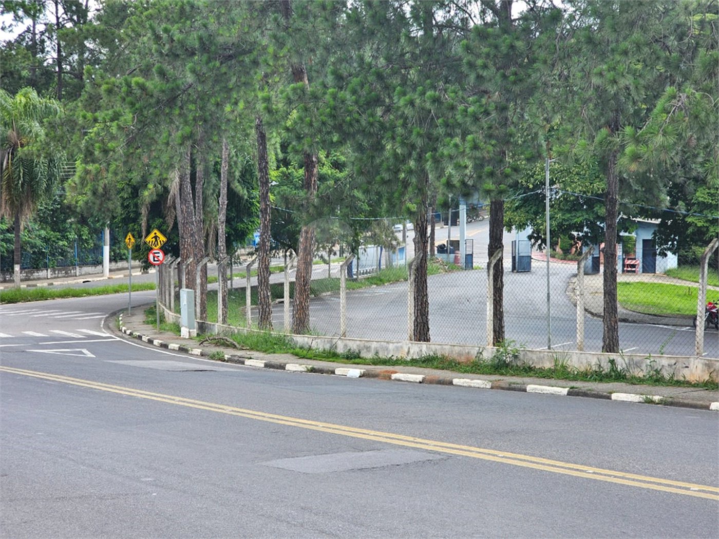 Terreno Comercial ou Residencial - Centro - 1.101m² Atibaia-SP