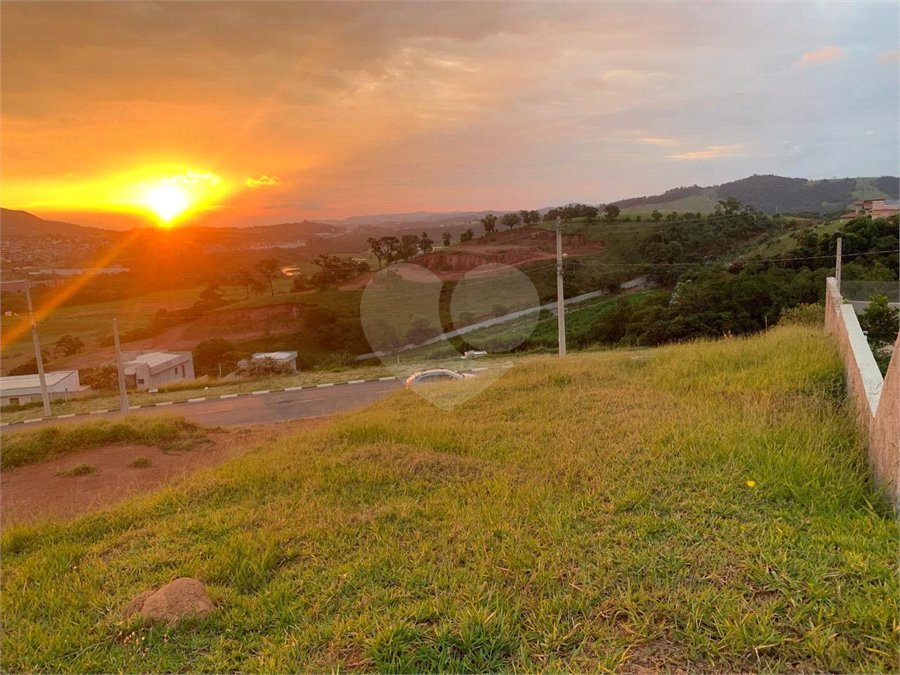 Terreno para venda com 368 metros quadrados em condomínio fechado Bom Jesus dos Perdoes SP.