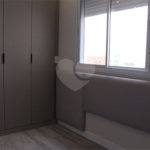 Apartamento 2 dormitórios, 1 suíte, 2 banheiros e 1 vaga de garagem.