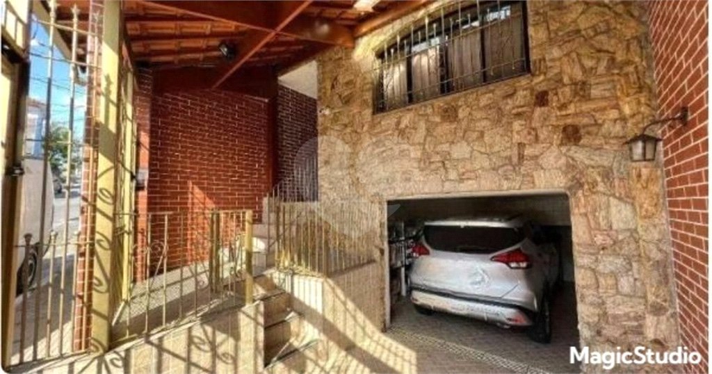 Sobrado com 234m², 3 dormitórios, sendo 1 suíte, 2 vagas, à venda na Vila Ema.