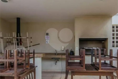 Apartamento no Ipiranga de 68m2 com 2 dorms, 1 suíte, 2 banheiros, 1 vaga. Estuda permuta.