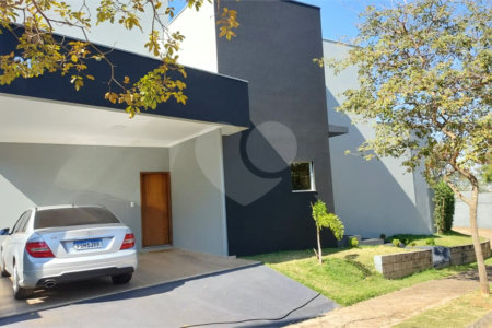 Casa com 3 Dorms, sendo 1 Suíte no Condomínio Reserva Aquarela