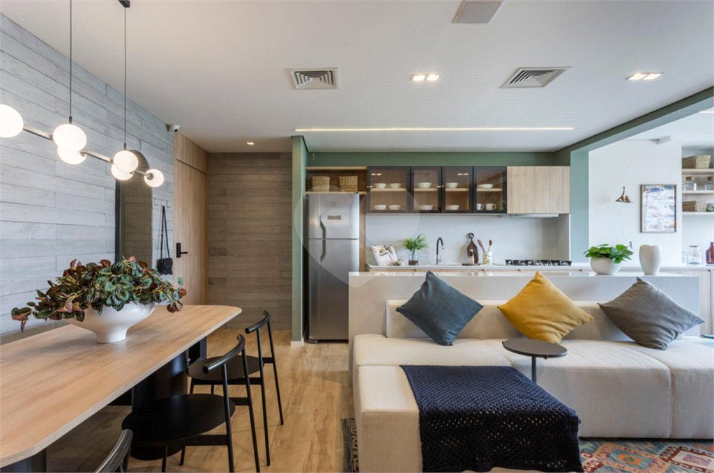 Apartamento novo com 02 Dormitórios e uma Suíte.