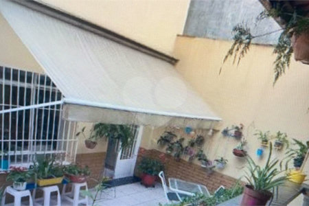 Sobrado na Mooca com 246m2 com 3 dorm e 2 vagas.