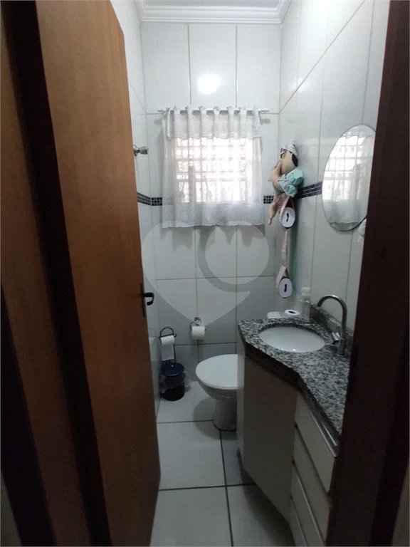 Sensacional sobrado c/ quintal e 3 dorms enormes com varanda! 12 min andando p/o metrô P Inglesa!