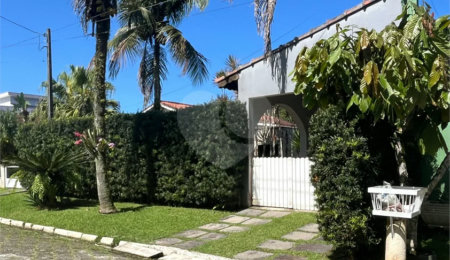 Casa à venda com 2 suítes em Boracéia, São Sebastião, SP