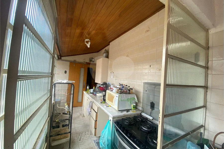 Terreno 10 X 30m,ideal para construtor, com casa principal, mais 3 casas no mesmo terreno e gerando renda, em Perdizes - São Paulo