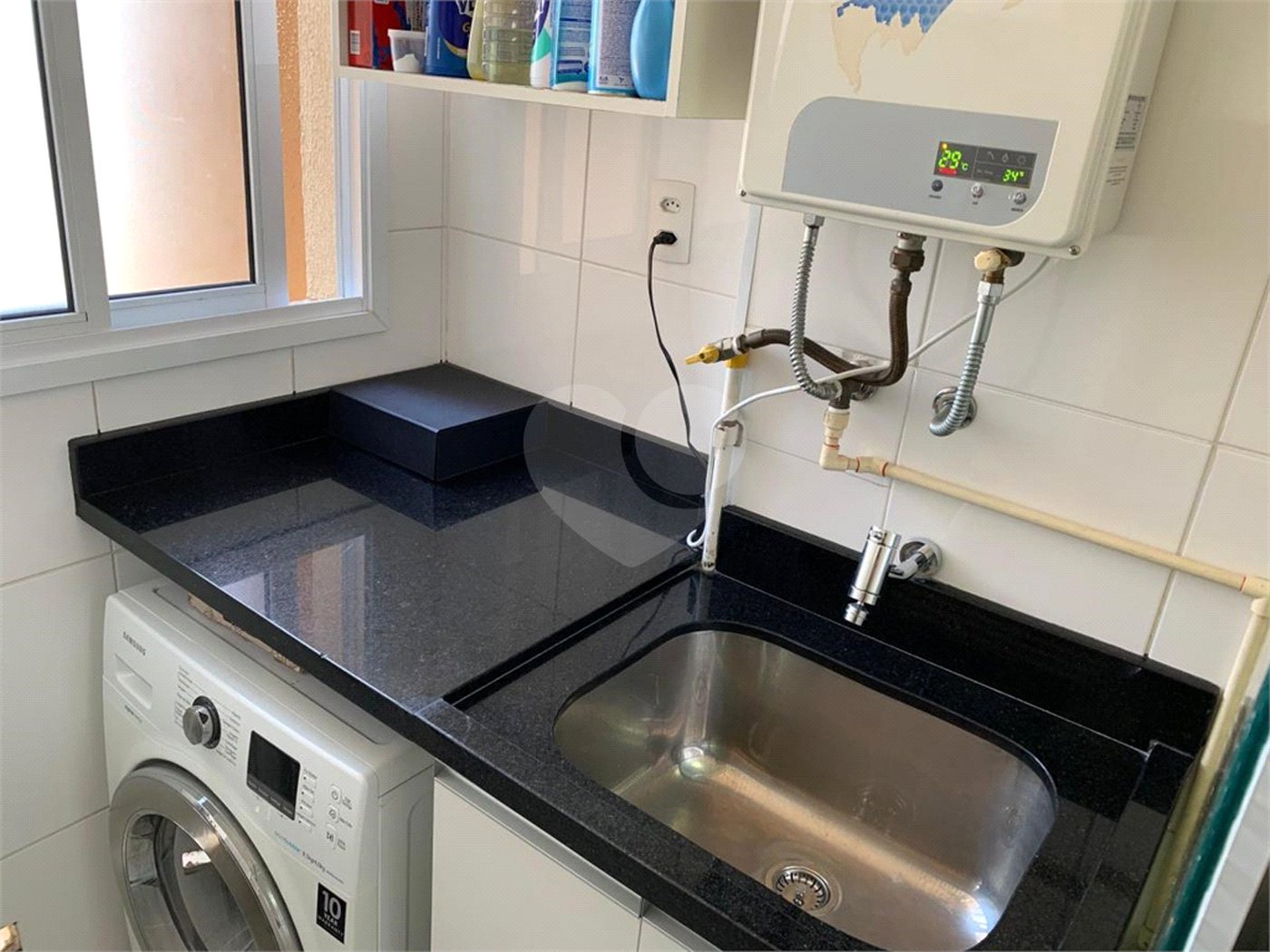 Apartamento de 70m2 com 3 dorms, 2 banheiros, 1 suíte, 1 vaga. Estuda permuta.