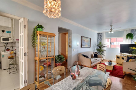 Apartamento à Venda na Bela Vista com 60m², Excelente Localização e Potencial de Reforma