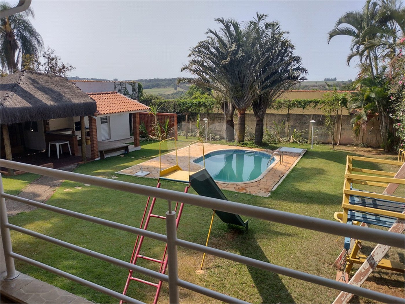 Indaiatuba- Recreio Internacional Viracopos - Terreno com 1000 ms - construido 200 ms - Sobrado com 3 dorms, 1 suite, Ar condicionado nos quartos e sala, cozinha com armários, cooktop, ampla varanda - Quiosque com churrasqueira e piscina , playground, garagem, deposito - R$ 1.500.000,00 - não ace