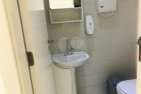 Otima sala comercial com sacada e uma vaga para auto no Nova América Office em Santo Amaro.