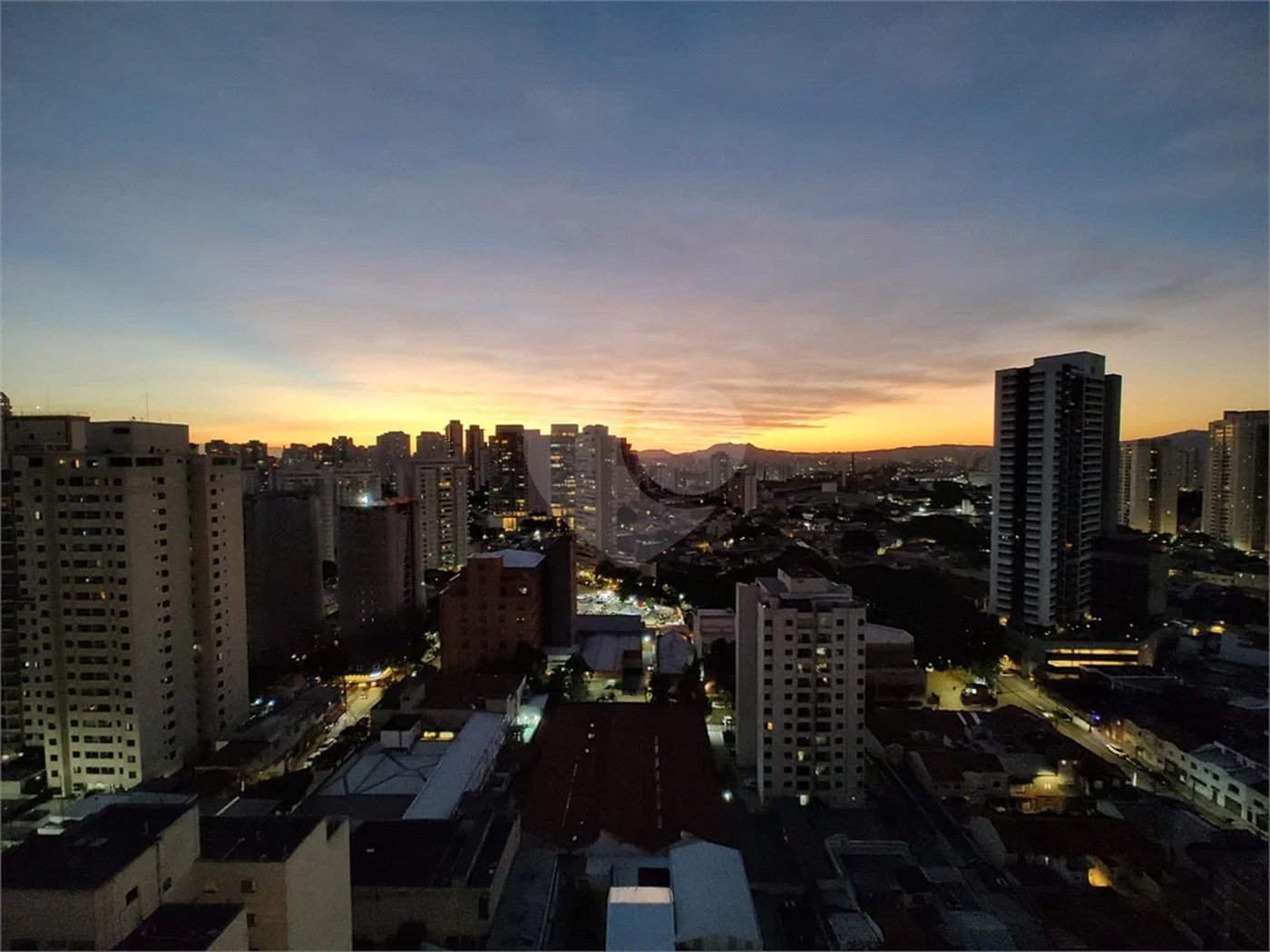 Apartamento à venda com 3 suítes em Vila Pompéia, São Paulo, SP