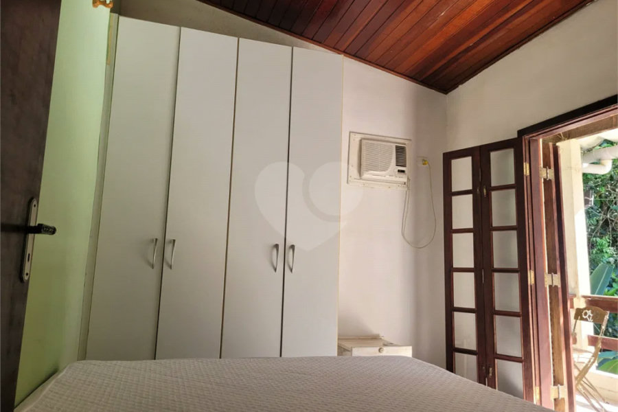 Casa à venda com 7 quartos, sendo 5 suítes, em Guaratuba, Bertioga, SP