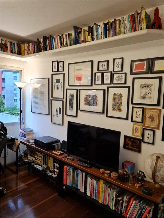 Apartamento na Vila Andrade rodeado de linda vista verde