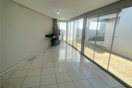 Casa para alugar com 3 quartos, sendo 1 suíte,  em Setor Industrial, Balsas, MA