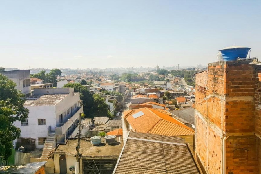 Sobrado para moradia de família grande ou para investidor.