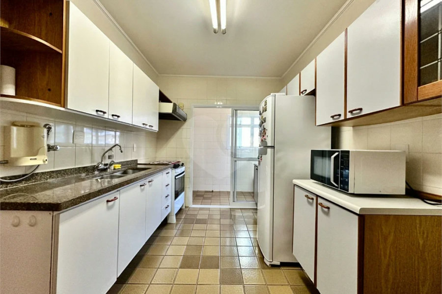 Apartamento à venda com 4 quartos, sendo 1 suíte, em Riviera de São Lourenço, Bertioga, SP