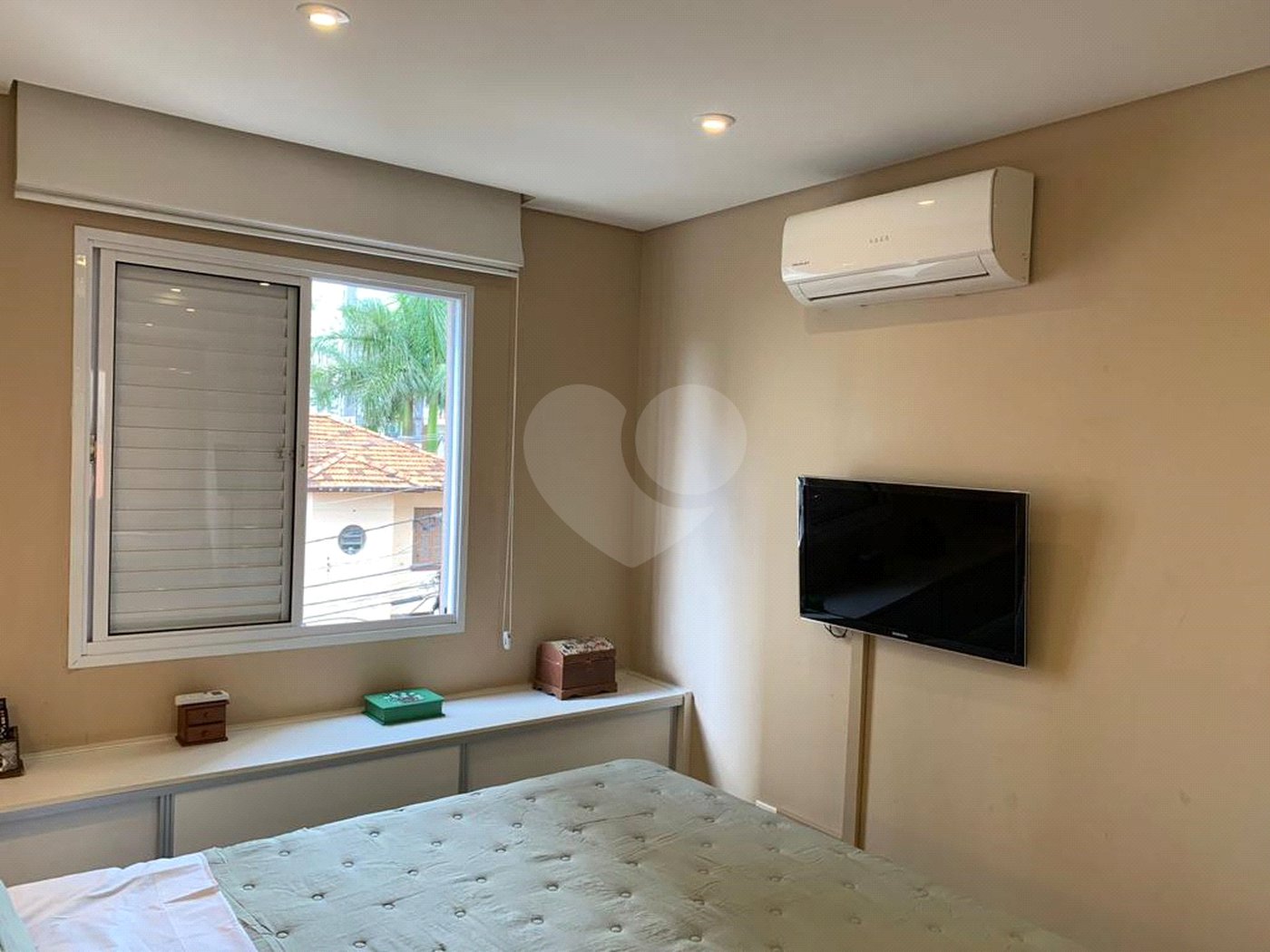 Apartamento á venda na Saúde com 75 m², com 3 dormitórios 1 suíte e 2 vagas de garagem