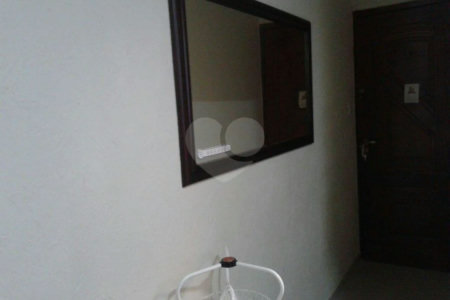 Ótimo apartamento no Bom Retiro, pertinho de tudo e de todo comércio do Centro.