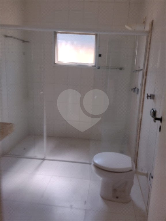 Indaiatuba- Recreio Internacional Viracopos - Terreno com 1000 ms - construido 200 ms - Sobrado com 3 dorms, 1 suite, Ar condicionado nos quartos e sala, cozinha com armários, cooktop, ampla varanda - Quiosque com churrasqueira e piscina , playground, garagem, deposito - R$ 1.500.000,00 - não ace