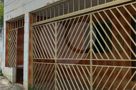 Casa Térrea 2 Dormitórios com 1 Vaga de Garagem Próxima à Estação São Lucas – Excelente Oportunidade para Morar ou Investir.