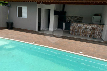 Belíssima Chácara- Loteamento Pedra Bela- Bairro Pedreira- em Atibaia.