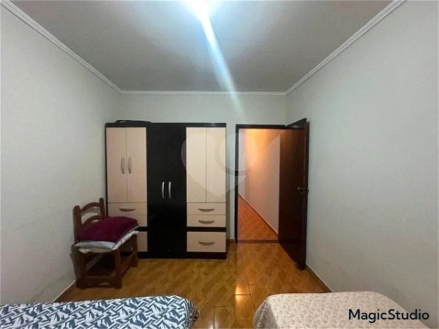 Casa com 200m² , 5 dormitórios , sendo 1 suíte , 3 vagas de garagem , à venda em Guarulhos.