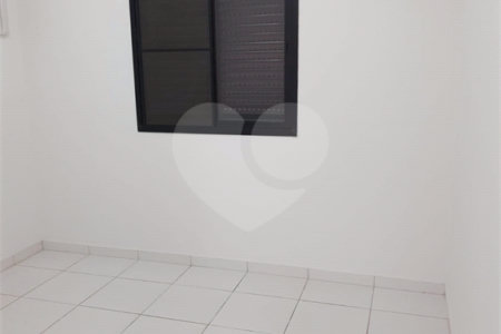 Apartamento no Condomínio Residencial Hadad.