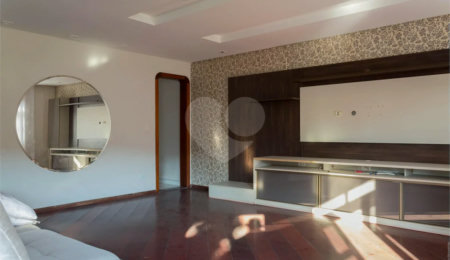Sobrado à venda com 6 quartos, sendo 3 suítes,  em Dos Casa, São Bernardo do Campo, SP