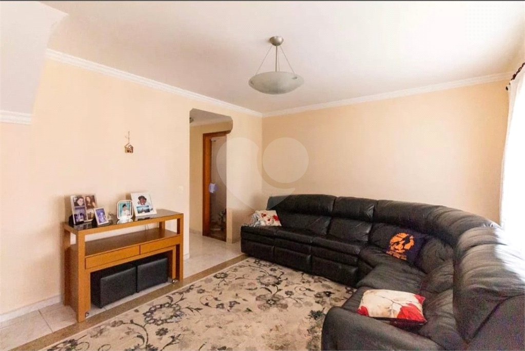 Sobrado à venda no Ipiranga de 140m² com 4 suítes e 3 vagas.