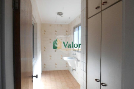 Apartamento com 3 dormitórios.