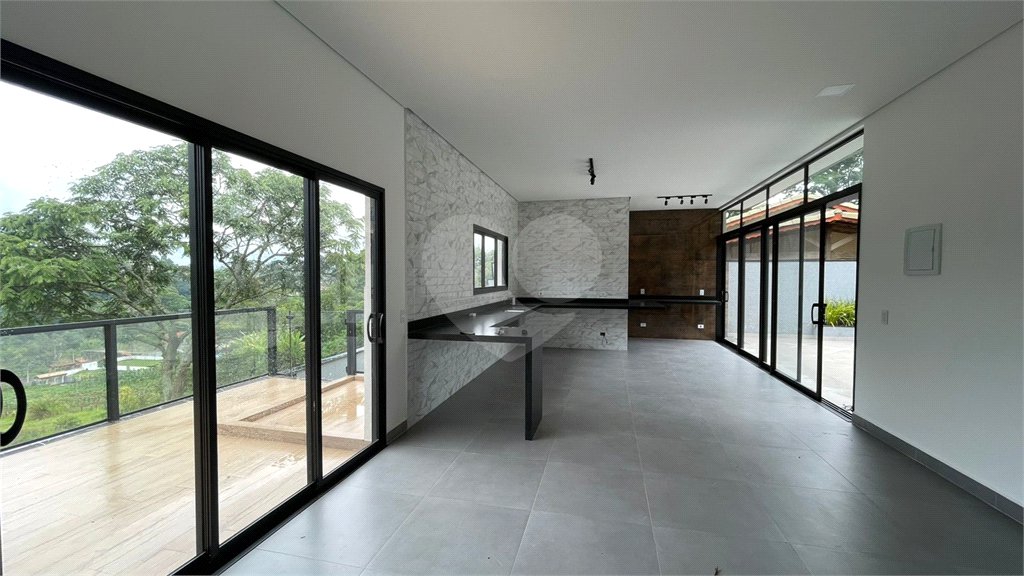 Casa térrea encantadora - Terreno 544m² (17 x 32m), com 198m² no Bairro Estância Brasil - Atibaia