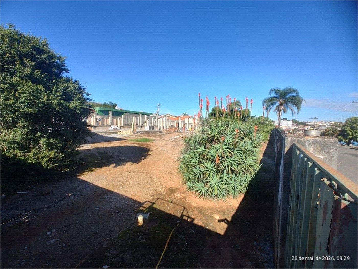 Terreno em Atibaia com 2.784 metros para construção de apartamentos ou salões comerciais, excelente localização