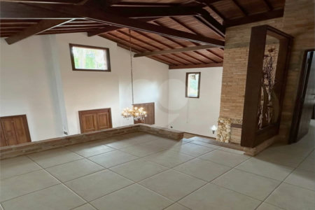 Sobrado à venda em Araras – Santa Olivia II 3 dormitórios 1 suíte