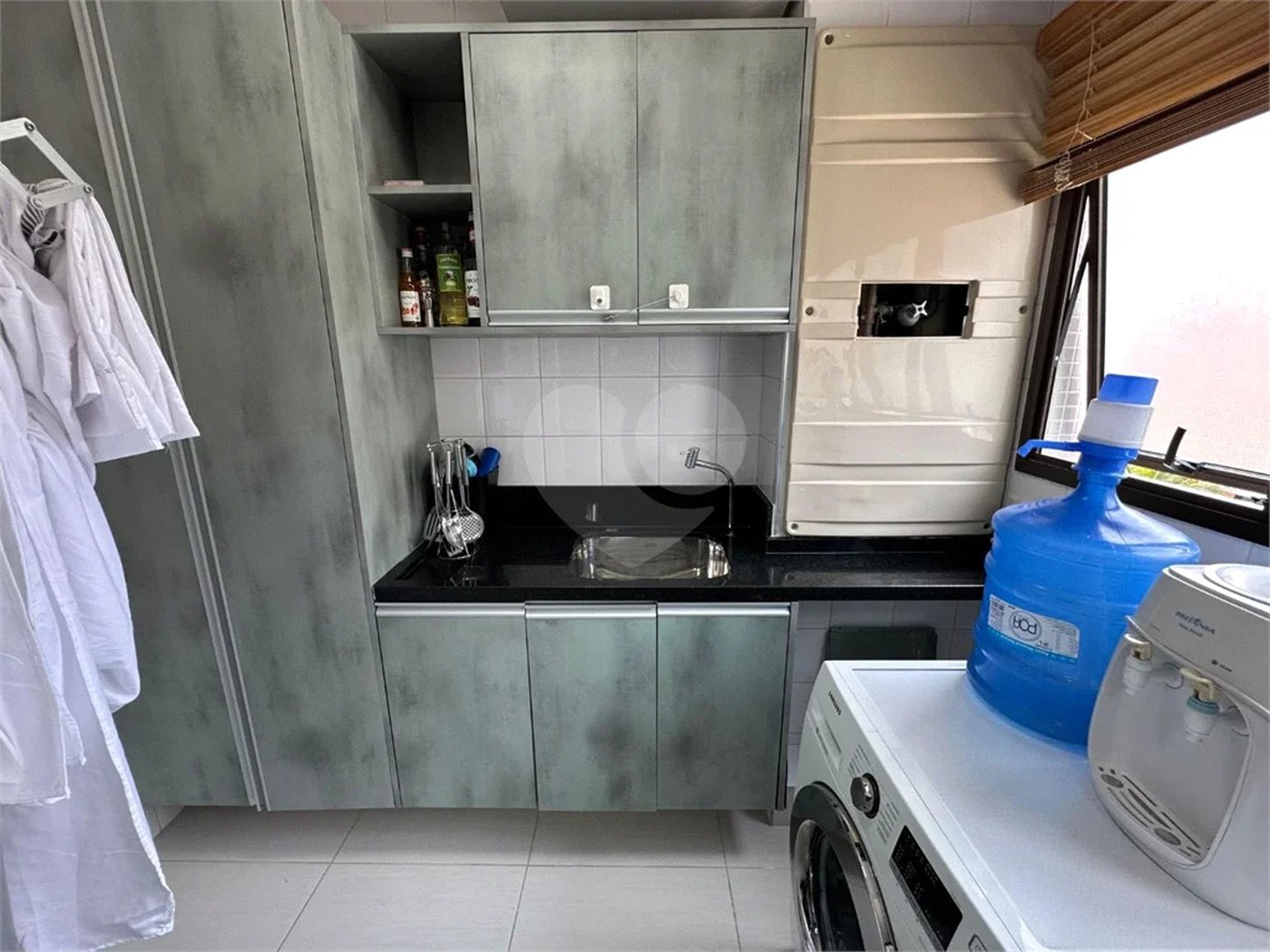 Apartamento à venda com 3 quartos, sendo 1 suíte, em Riviera de São Lourenço, Bertioga, SP