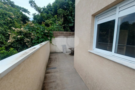 Sobrado à venda com 3 quartos, sendo 1 suíte, em Vila Omízollo, Louveira, SP