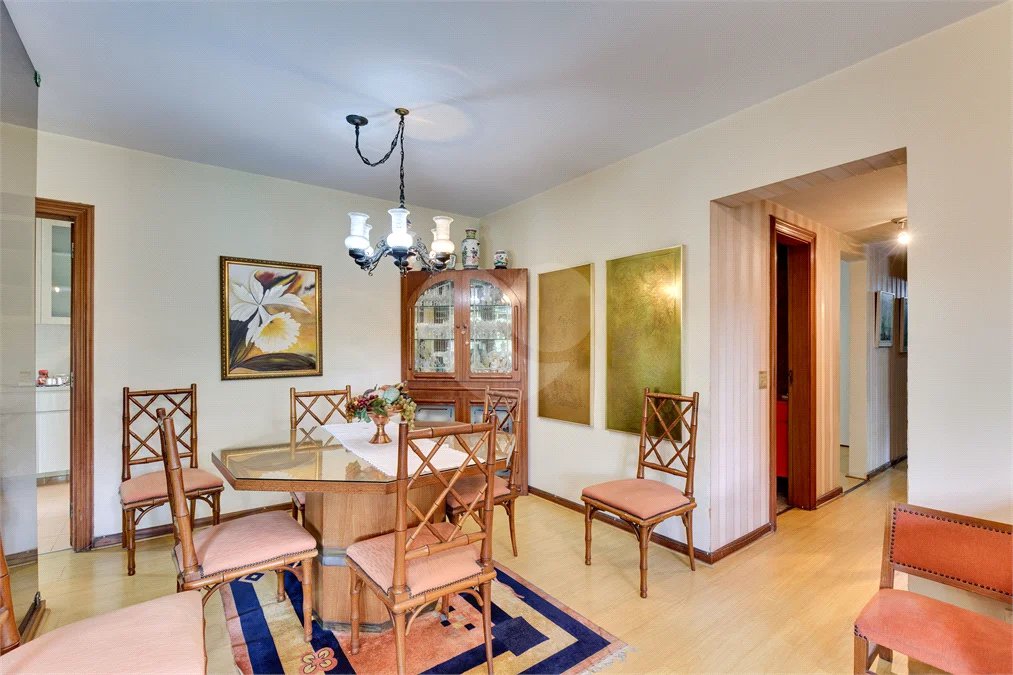 Apartamento à venda com 4 quartos, sendo 1 suíte, em Jardim Marajoara, São Paulo, SP
