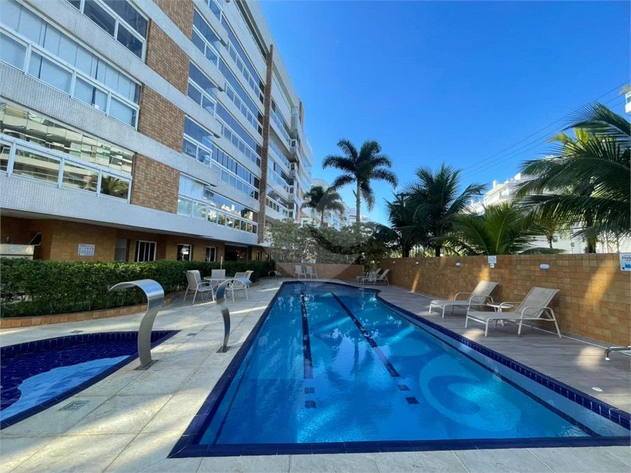 Apartamento à venda ou para alugar com 3 quartos, sendo 1 suíte,  em Riviera de São Lourenço, Bertioga, SP