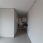 Apartamento com 44m2, 2 quartos, banheiro, sala integrada à cozinha, varanda gourmet e 1 vaga