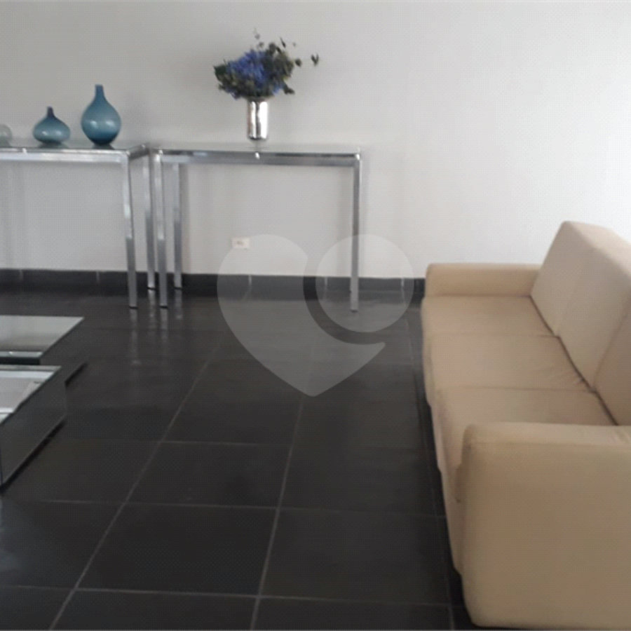 Venda apartamento 2 dormitórios, vaga de garagem fixa, lazer completo. Campo Belo. SP.