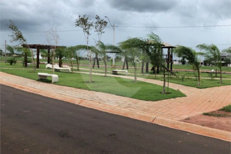 Terreno no Condomínio Residencial Vila Madalena.