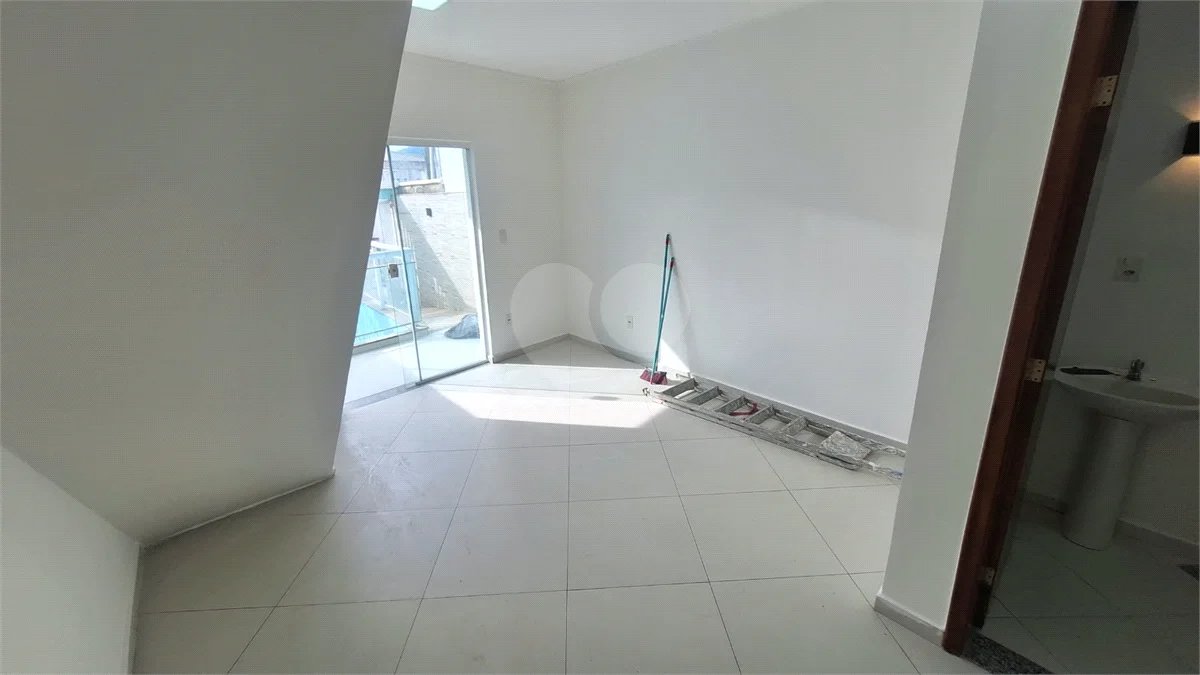 Excelente Casa Duplex | 2 Suítes | Garagem Subterrânea | Próxima ao West Shopping