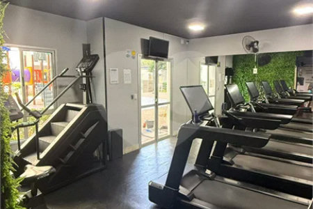Apartamento com 48m², 2 dormitórios, 1 vaga de garagem, à venda em Itaquera.