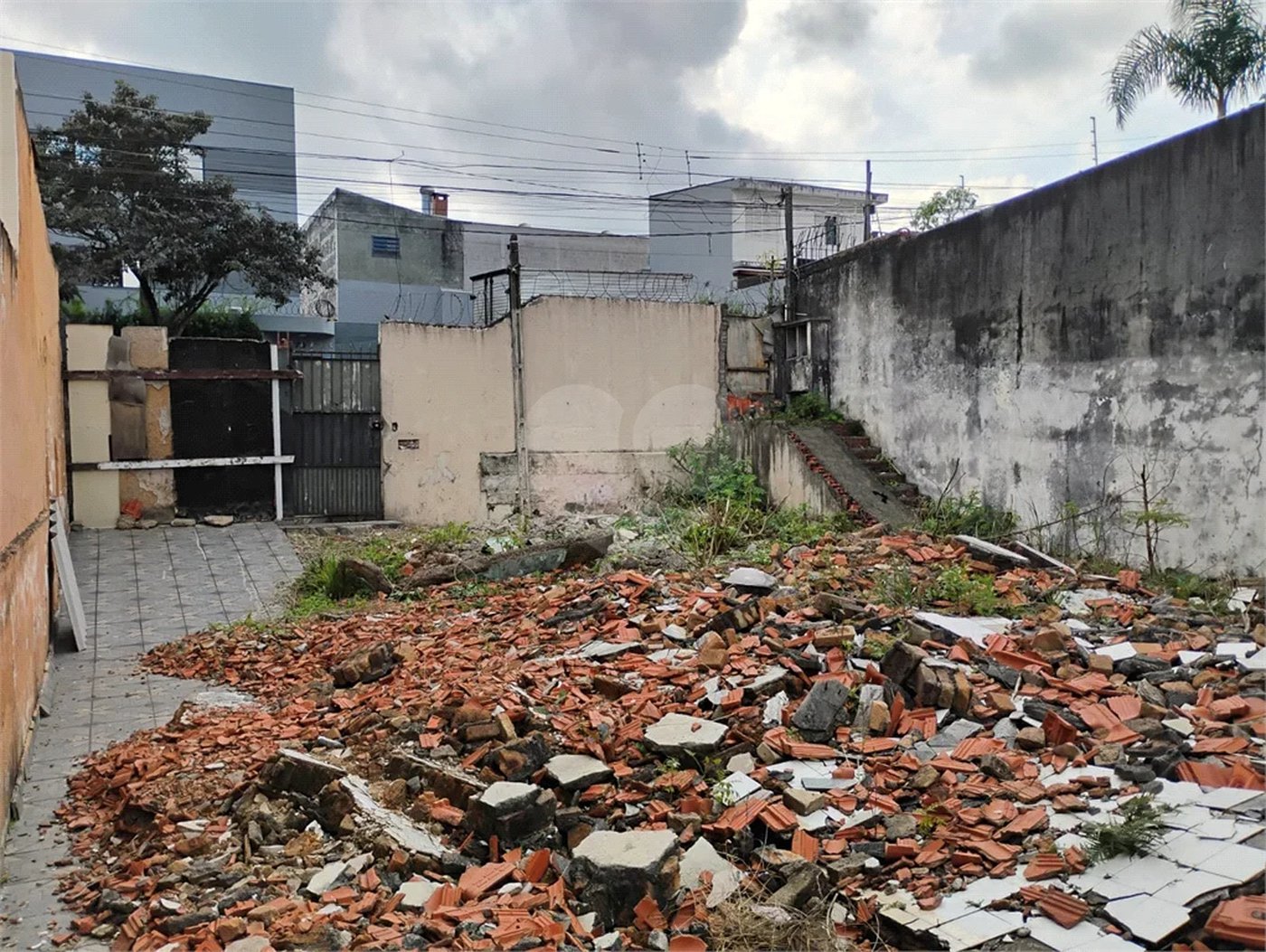 Vende-se Terreno de 715 m² na Vila Santa Catarina — Excelente oportunidade para investidores
