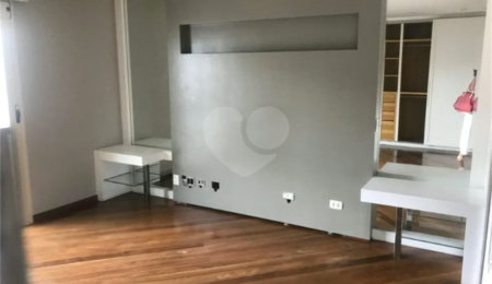 Apartamento à venda ou para alugar com 2 suítes em Moema, São Paulo, SP