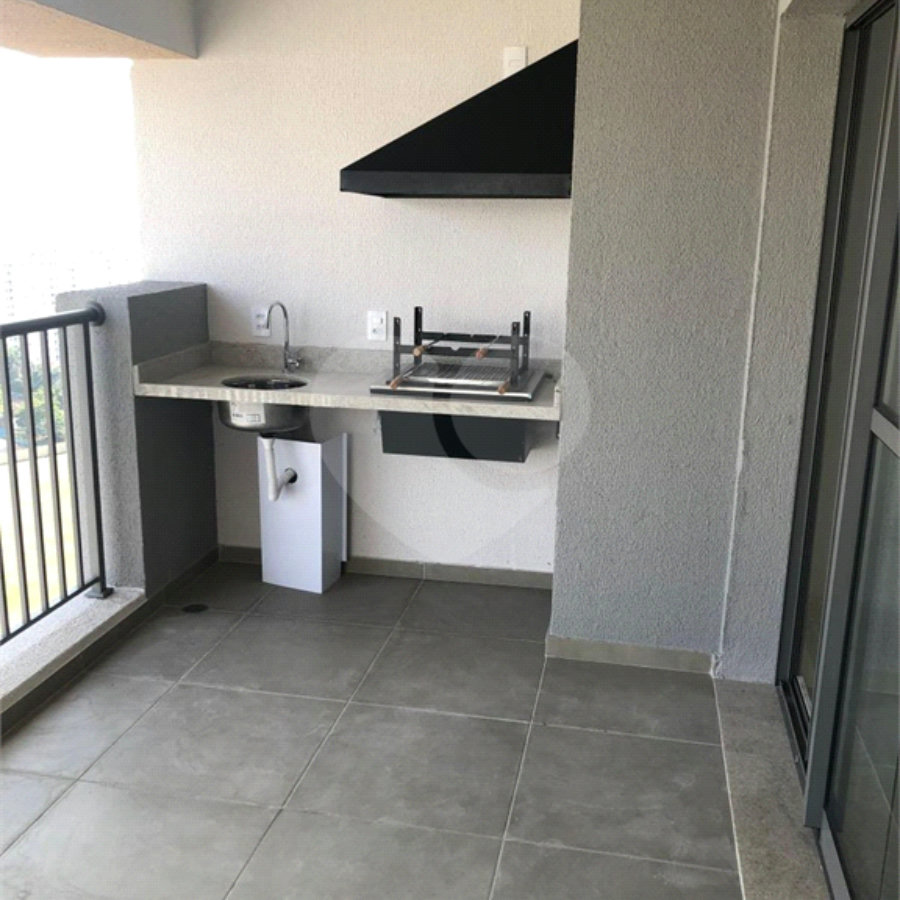 Lindo apartamento em excelente localização no Alto da Mooca, com 83m² com 3 dorms, sendo 1 suite, banheiro,lavabo,varanda gourmet, Aceita e estuda Permuta.