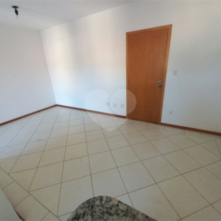 Apartamento no Condomínio Michelangelo .
